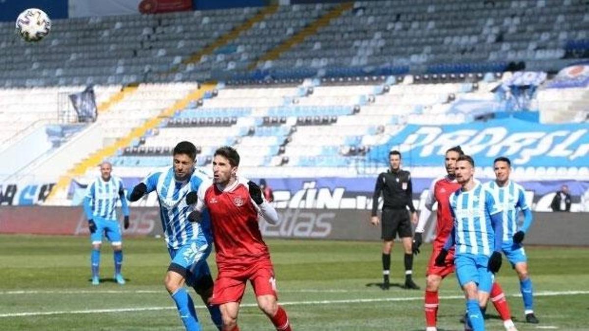 4 gollü maçta puanlar paylaşıldı