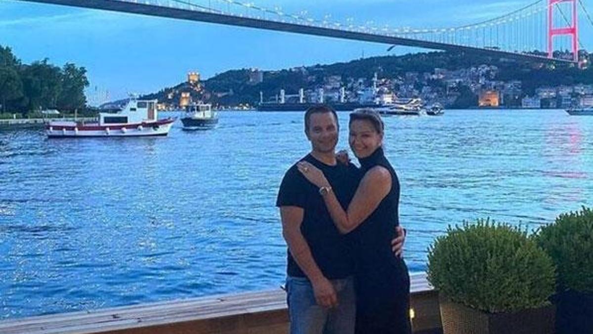 Pınar Altuğ’dan romantik kare