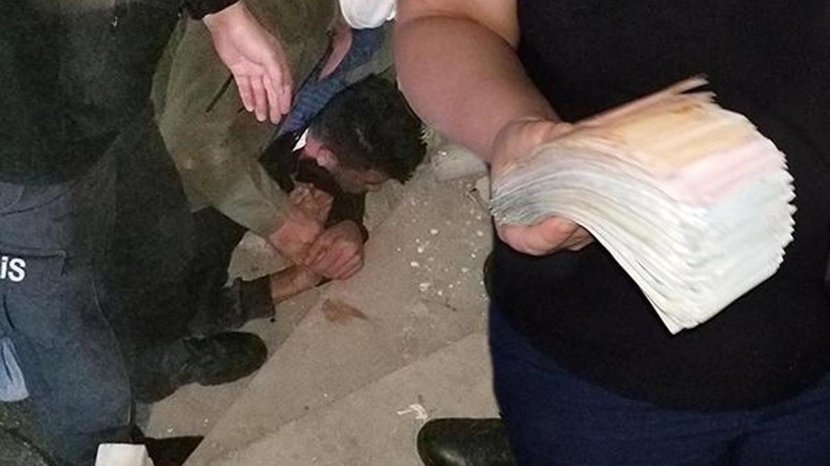 Şehit annesini dolandırmaya kalktı, torunu ve oğluna yakalandı!