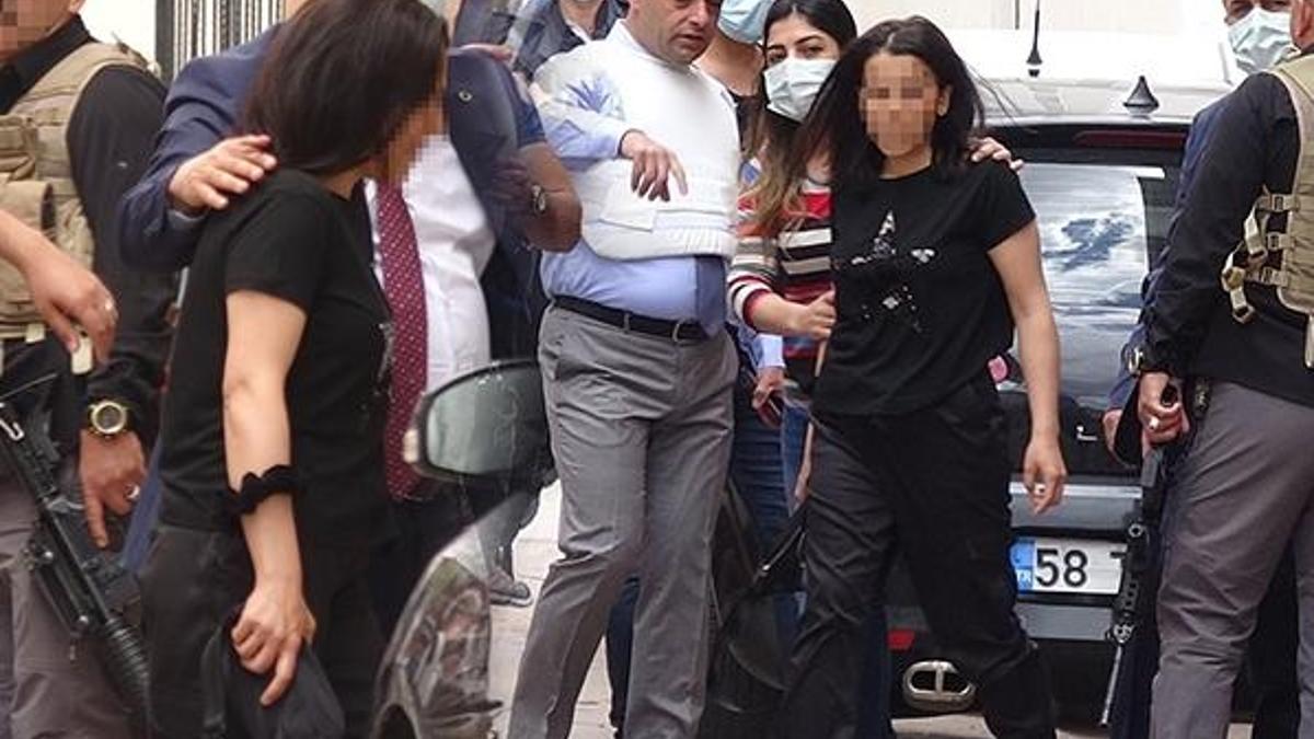 Evine gittiği kadın ile 6 yaşındaki kızını rehin aldı!