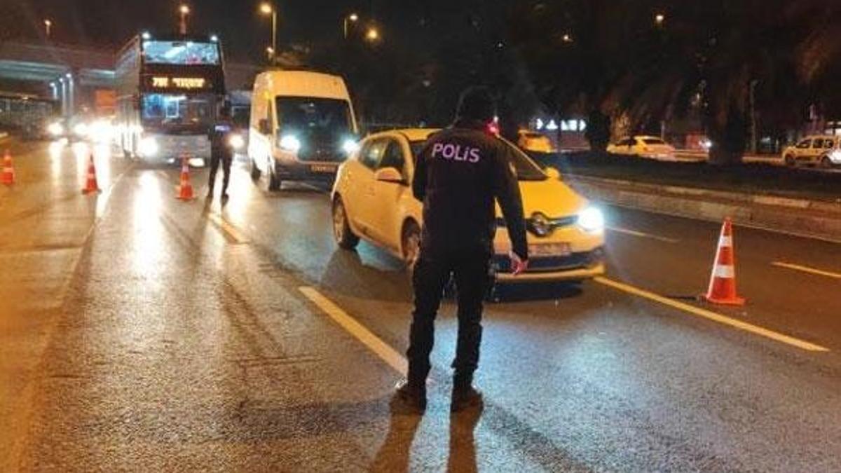 İstanbul'da çeşitli suçlardan aranan 458 kişi yakalandı