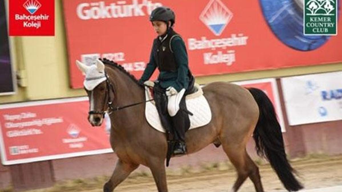 Kemer Country Club-Bahçeşehir Koleji At Terbiyesi Ligi yarışmaları 19-20 Haziran tarihlerinde 2. Ayak müsabakaları ile devam ediyor