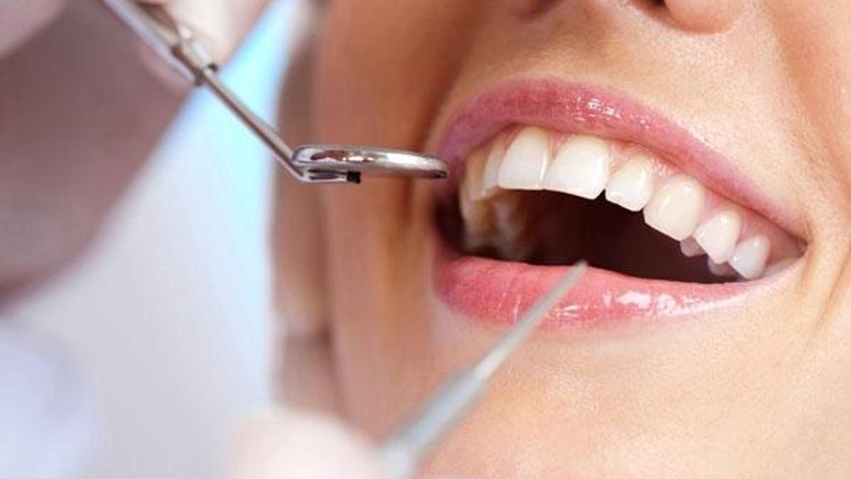 ‘Bir günde implant tedavisiyle hasta dişsiz kalmıyor’
