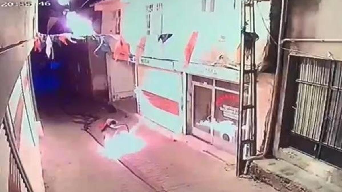 Diyarbakır'da AK Parti Hani ilçe binasına molotoflu saldırı