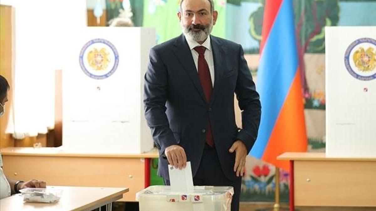 Ermenistan'daki seçimleri Paşinyan oyların yüzde 53,92'sini alarak kazandı