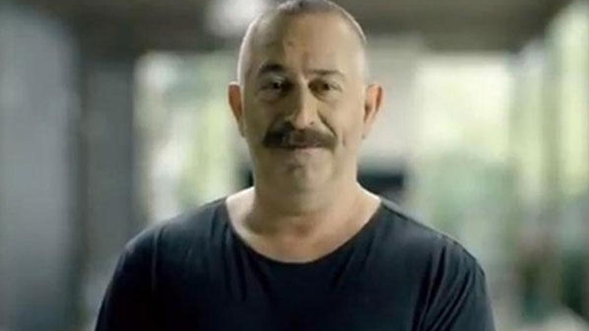 Cem Yılmaz'dan dikkat çeken çağrı: Şakası yok ama...