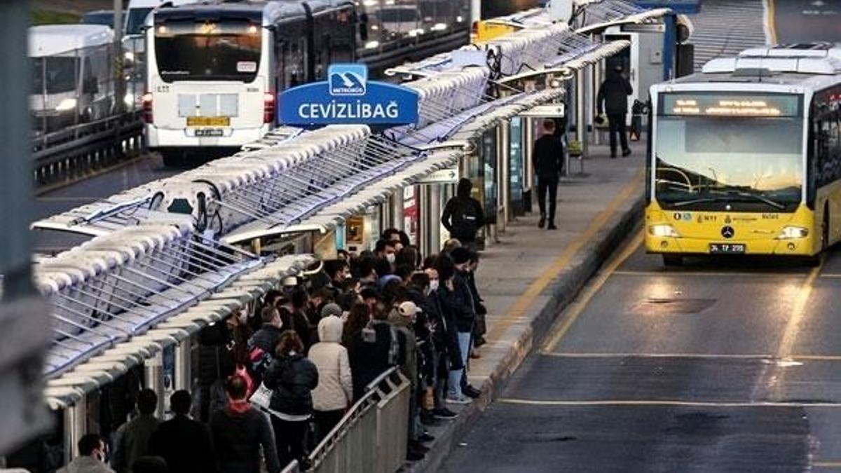 İBB'nin toplu ulaşıma yüzde 22.47'lik zam talebi reddedildi