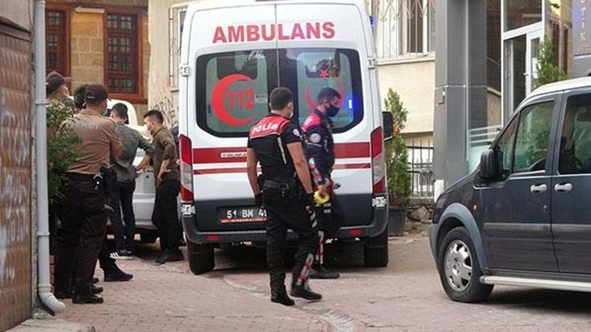 Otel odasında dehşet! Kız arkadaşını öldürüp, intihar etti