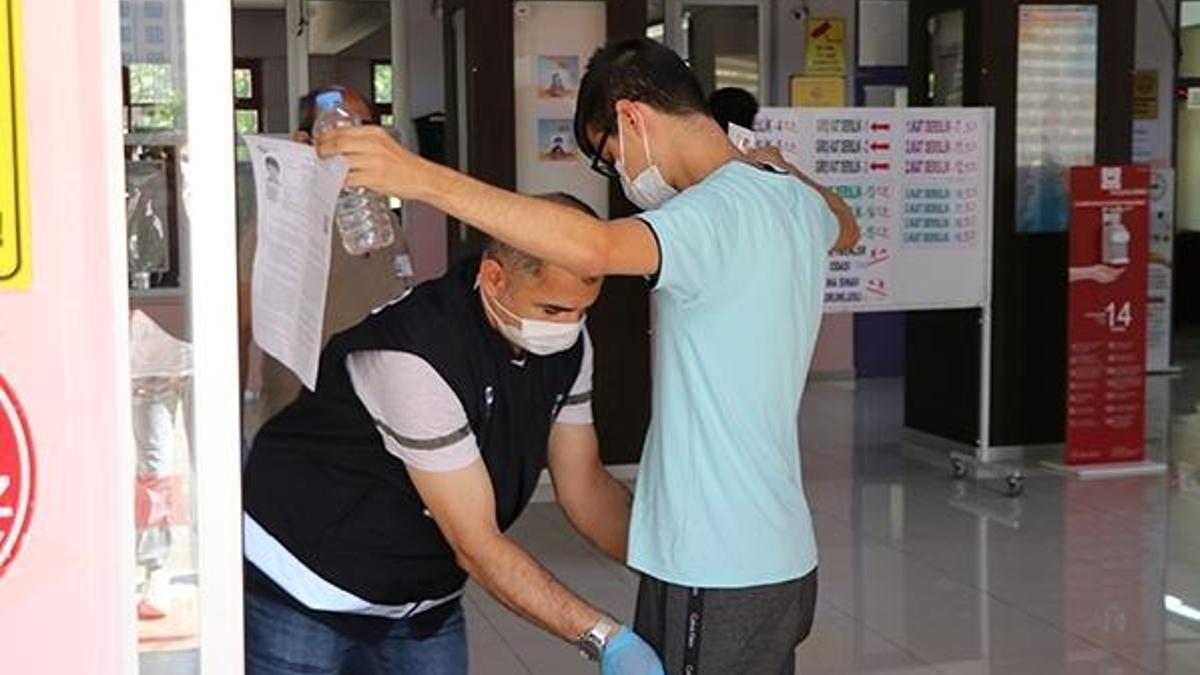 2021 YKS'nin ikinci oturumu AYT başladı!