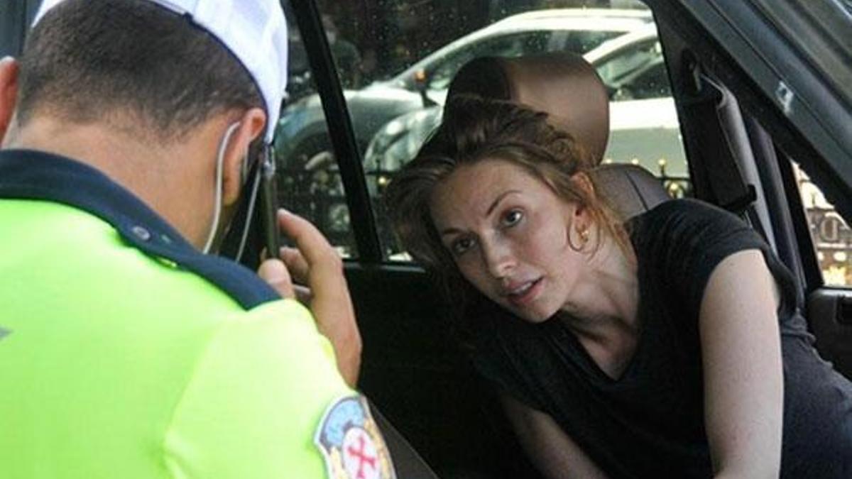 Yasemin Allen trafikte ceza yedi