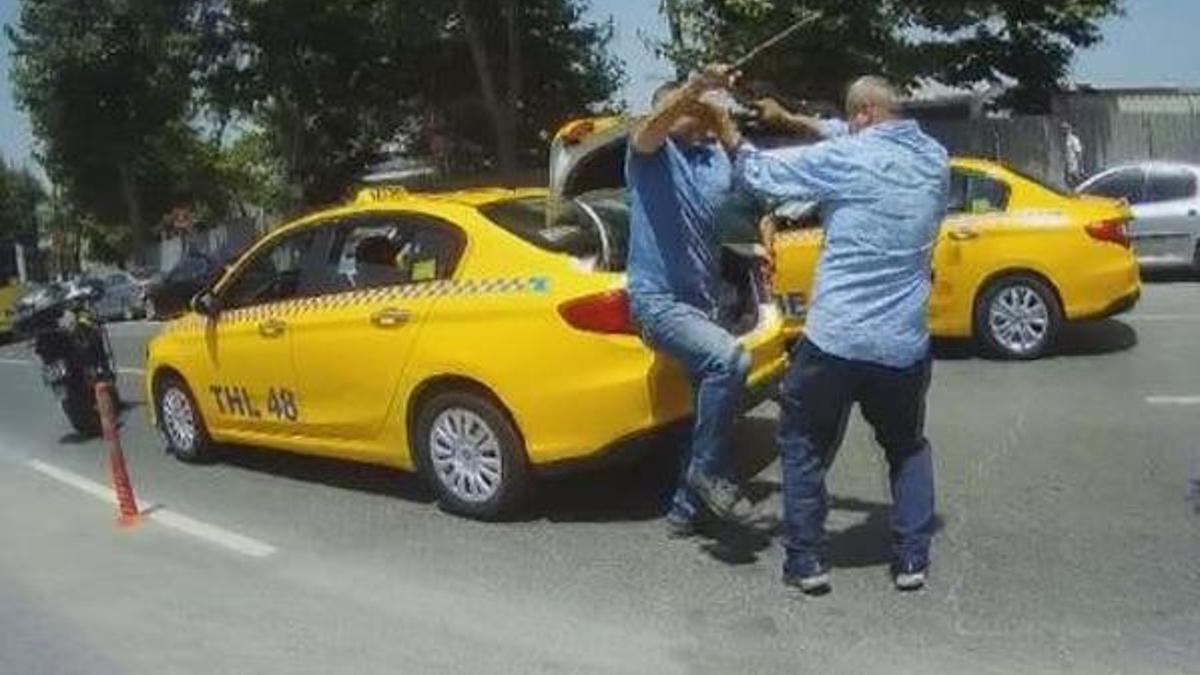 Taksiciler birbirlerine girdi! Faciadan son anda dönüldü