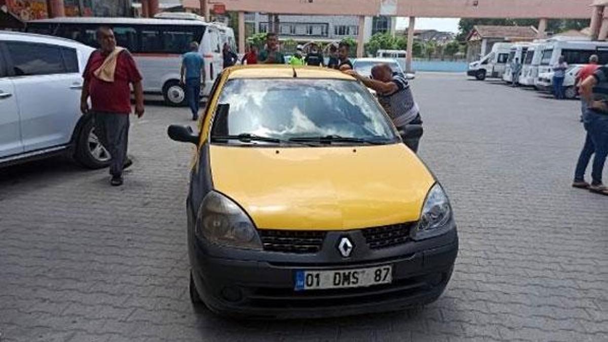 Korsan taksisine binen sivil polis çıktı! 'Yaktın beni'
