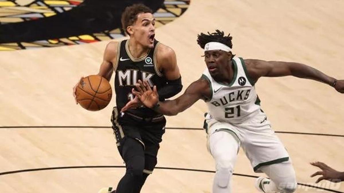 Middleton 32 sayı attı Bucks 47 yıl sonra finale çıktı