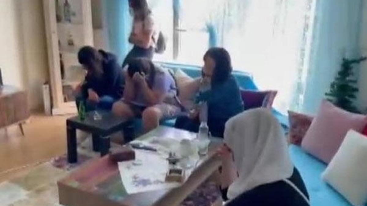 Erkeklere çıplak fotoğraflı şantaj!