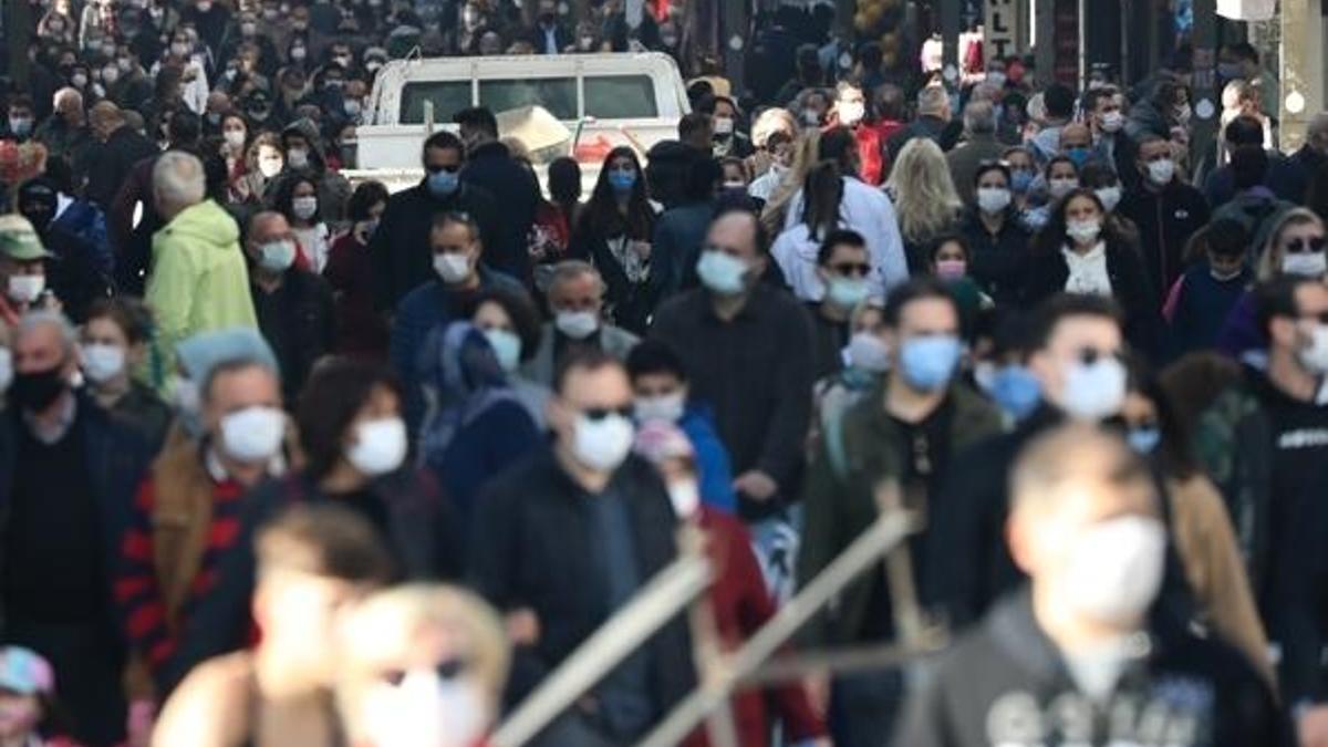 İngiltere’de tepki çeken karar! O kişiler temaslı da olsa karantinaya girmeyecek