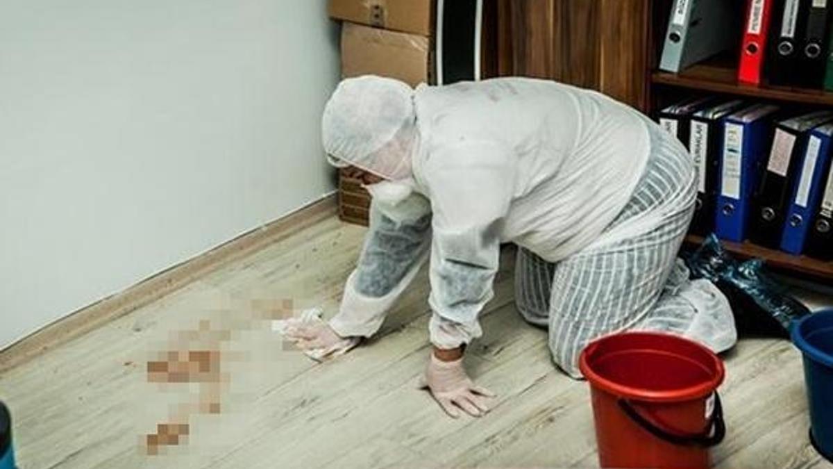 Sevgilisiyle birlikte kocasını öldürdü! Bavulun etrafından akan sıvılar...