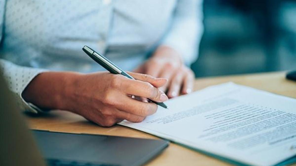 İş sözleşmesi nedir, ne işe yarar? İş sözleşmesinin özellikleri nelerdir?