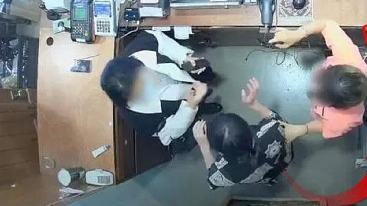 Büyükelçinin eşinden mağazada skandal!