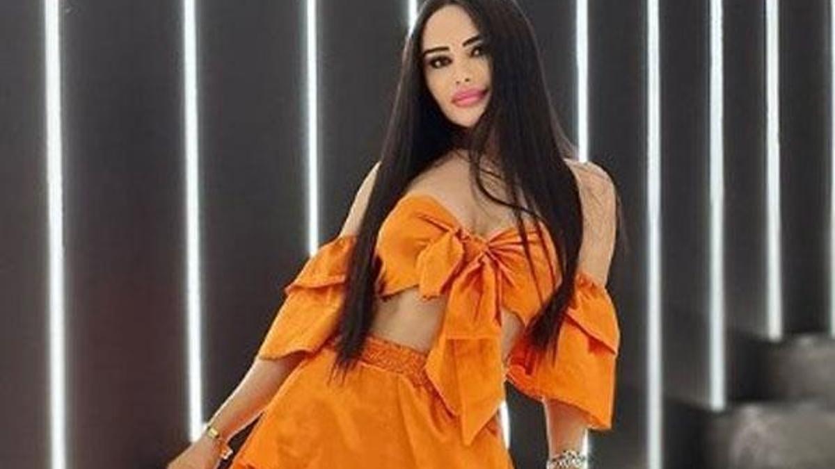 Naz Mila'dan seksi kalça dansı!