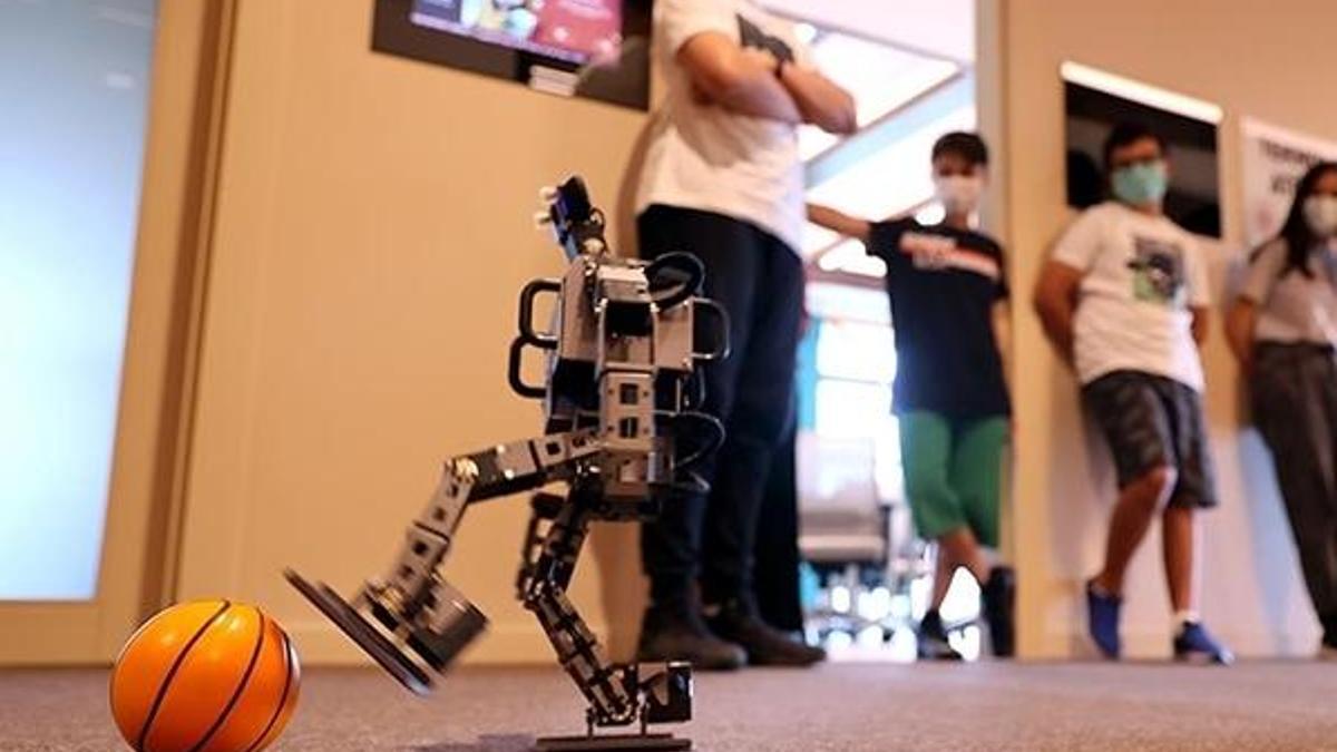 'İnsansı Robot' eğitimleri veriliyor
