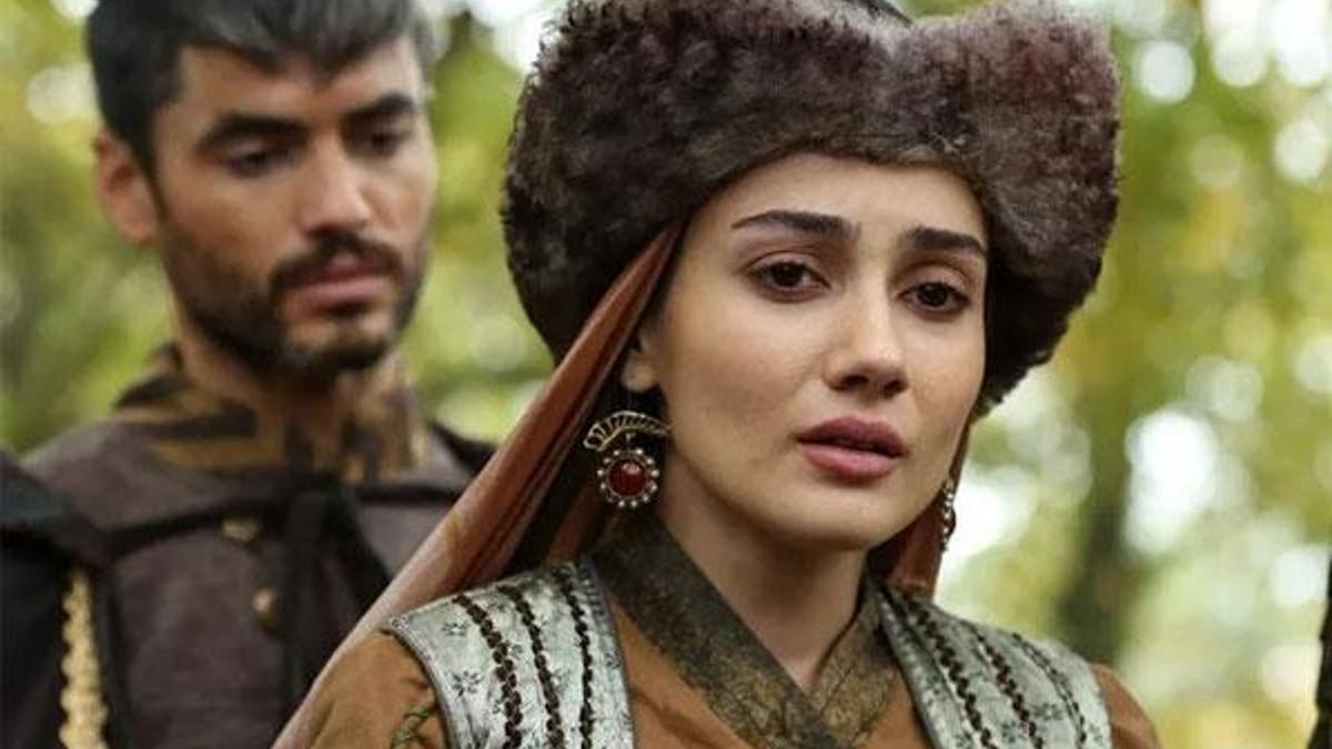 Uyanış Büyük Selçuklu'nun Turna Hatun'u Sevda Erginci süper minisiyle olay yarattı!