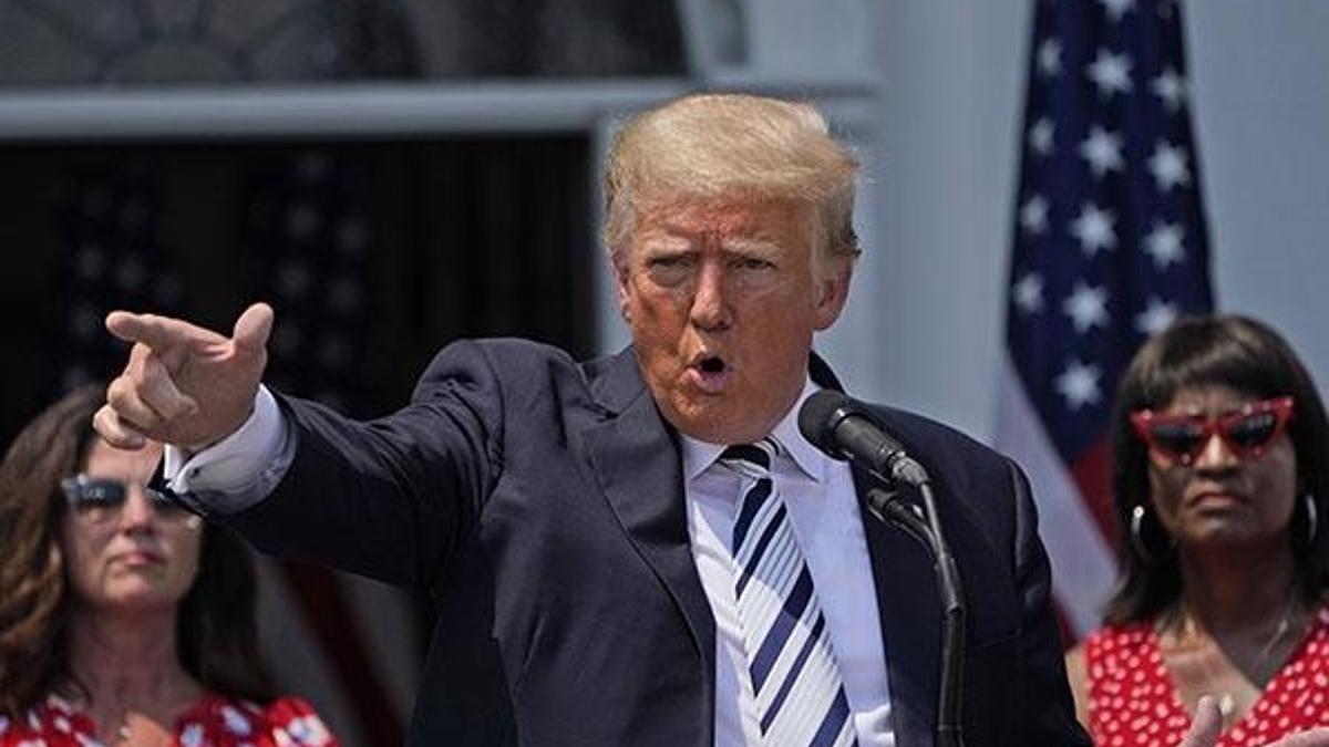 Trump, Facebook, Twitter ve Google'ı mahkemeye veriyor