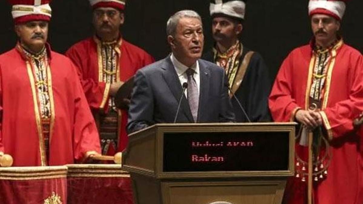 Bakan Akar'dan terörle mücadele mesajı: Teröristler kaçacak delik arıyor