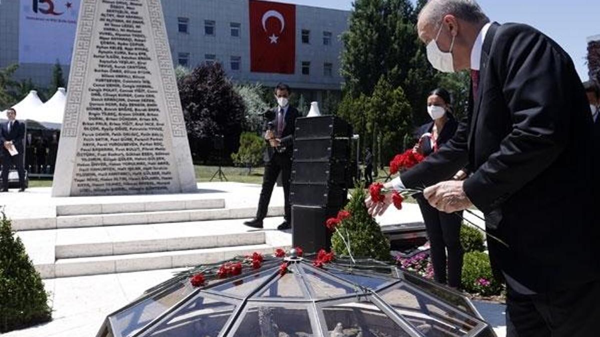 Cumhurbaşkanı Erdoğan Meclis'te! O bölgeye karanfil...