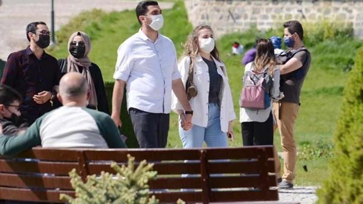 Bilim Kurulu üyesinden flaş uyarı! Bayramda yeni varyant- yeni pik tehlikesi