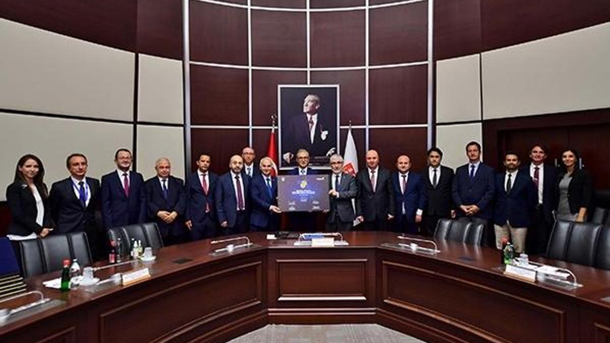 'GÖKTÜRK Yenileme Uydusu'nda imzalar atıldı