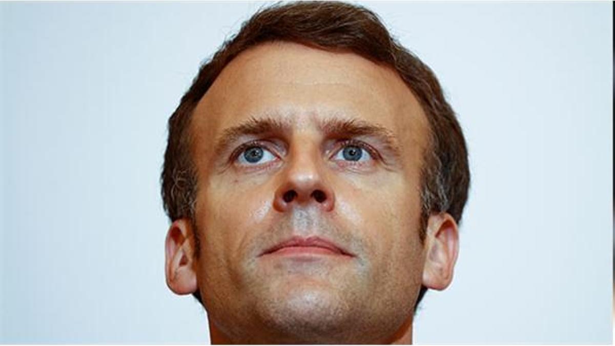 Fransa'da ortalık bir anda karıştı: Macron, sen bir ateistsin