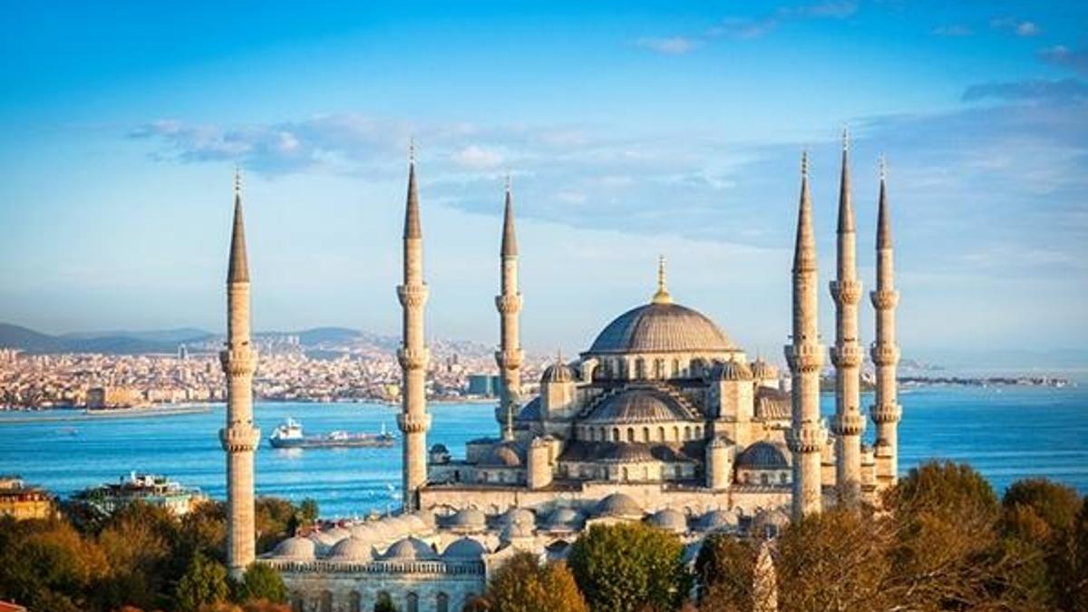İstanbul'da bayram namazı saat kaçta kılınacak? İstanbul Kurban Bayramı namazı saati!