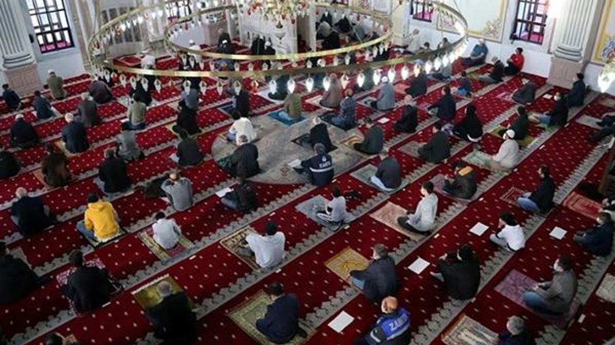 Kurban Bayramı namazı saat kaçta kılınacak? İşte 81 ilin bayram namazı saatleri!