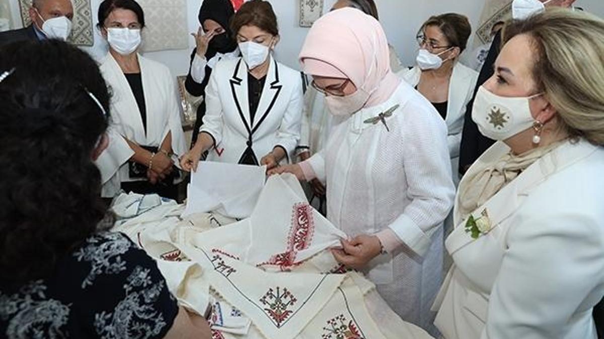 Emine Erdoğan, geleneksel Kıbrıs el sanatları ve motiflerini inceledi!