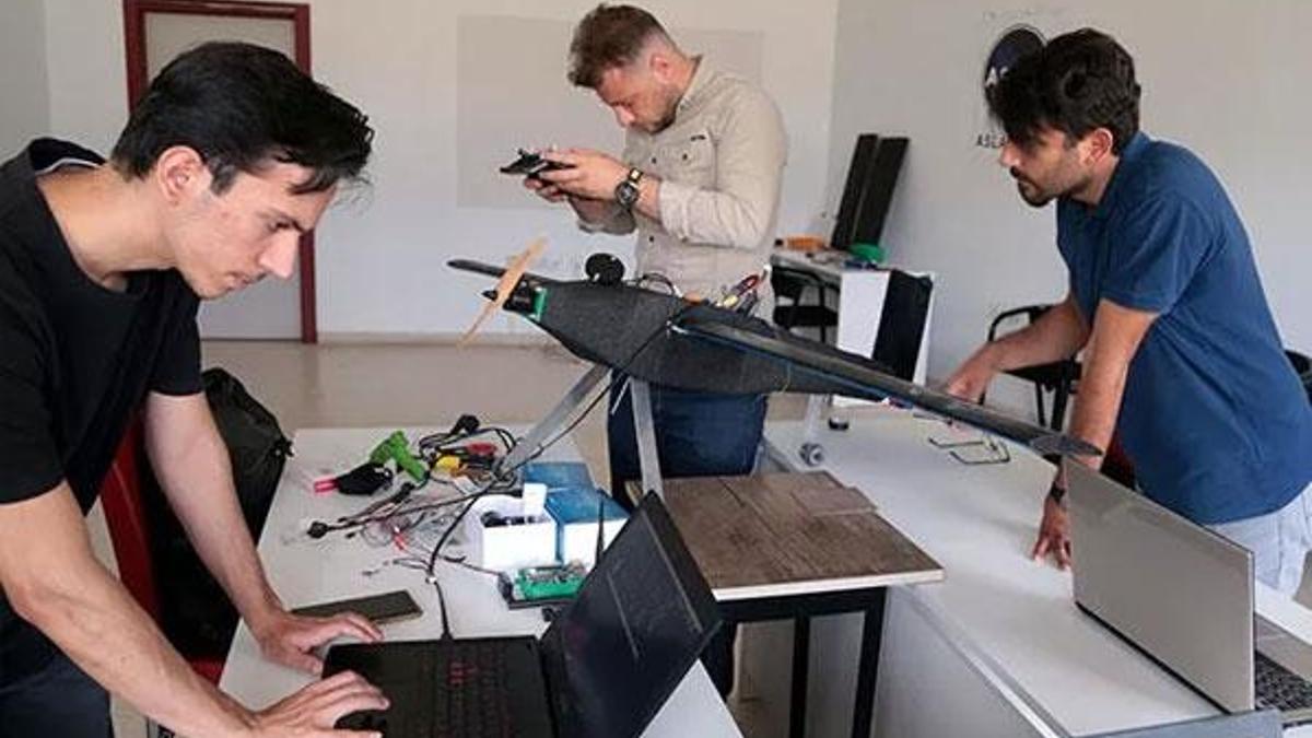 Öğrencilerin ürettiği 'Şahi 25' adlı İHA, Teknofest'e hazırlanıyor