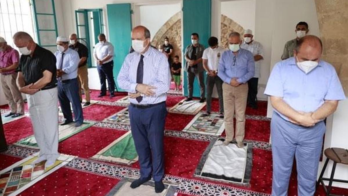 Kapalı Maraş'ta 47 yıl sonra ilk kez cuma namazı kılındı