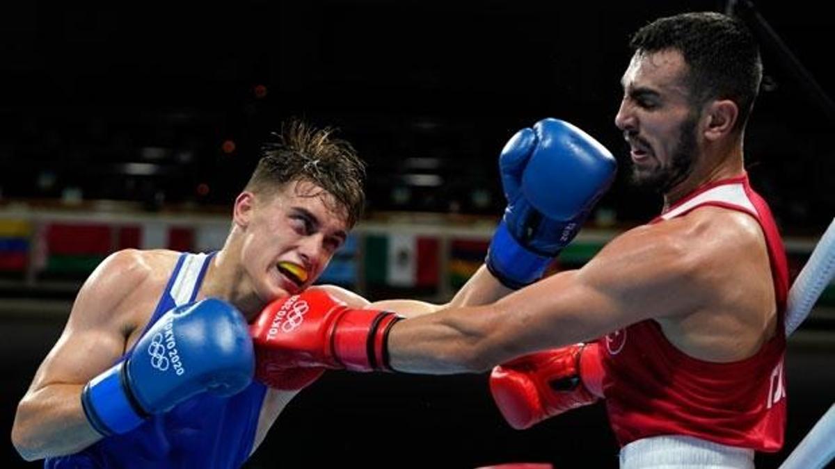 69 kiloda ringe çıkan milli boksör Necat Ekinci ilk turda elendi