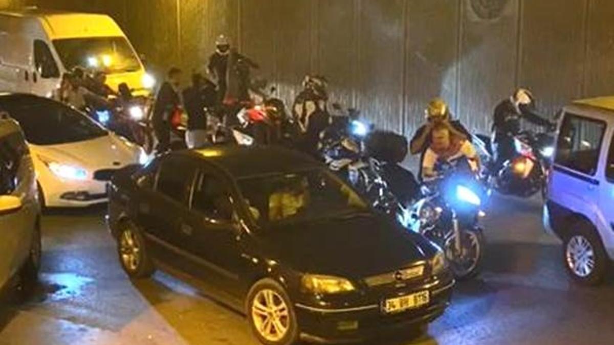 Esenler'de asker uğurlamasında yol kestiler