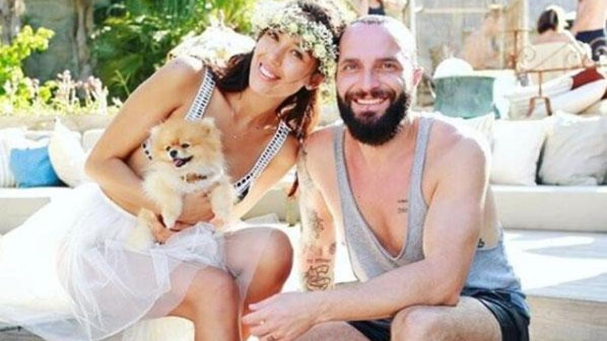 Özlem Ada Şahin'den aşk pozu!