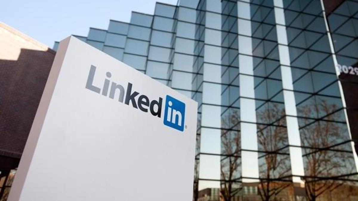 Kazakistan'dan Linkedin'e engel