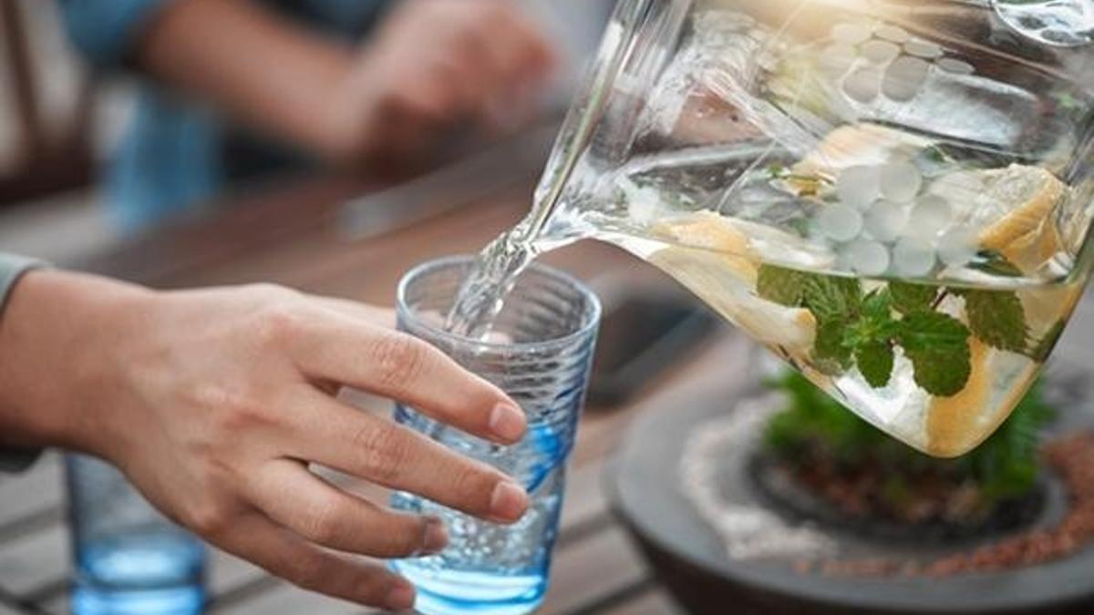 Su 40 liraya satılıyor! Tartışma yarattı, 'fiyatlar normal' açıklaması...