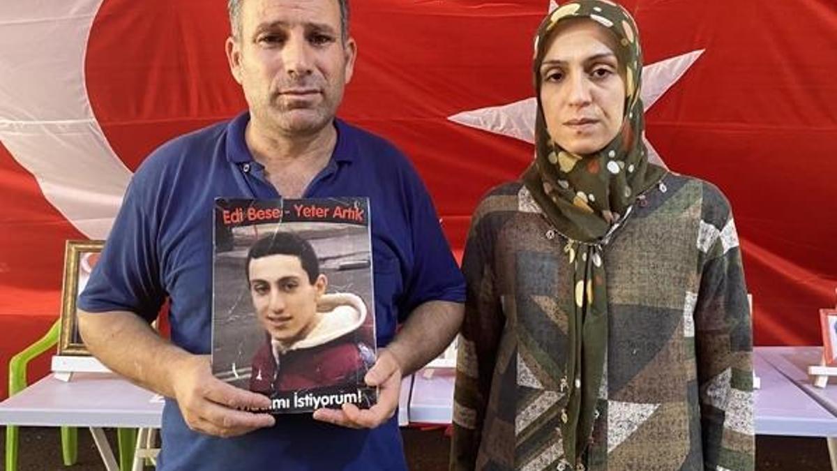 PKK'dan kaçıp, evlat nöbetindeki ailesiyle görüştü