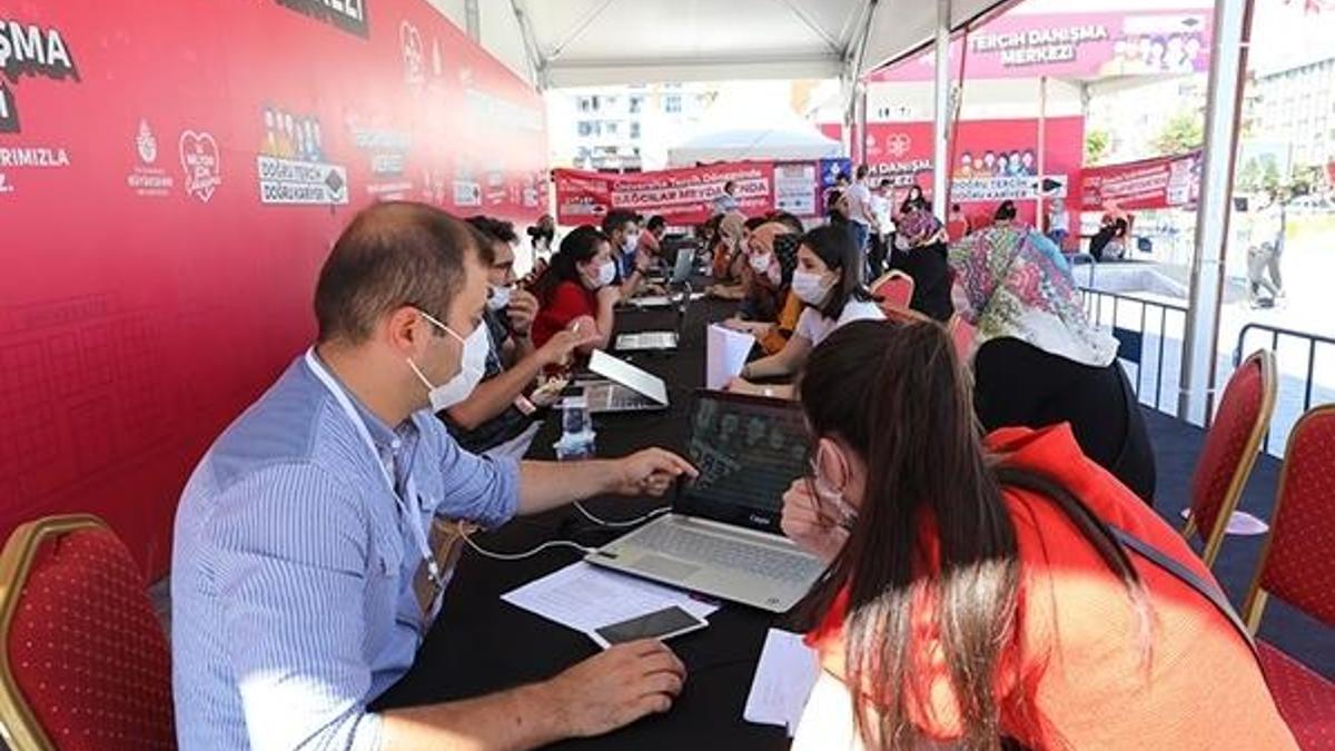 İBB tercih danışma merkezleri nerelerde var? İBB YKS tercih danışma hattı ve İBB tercih çadırları!