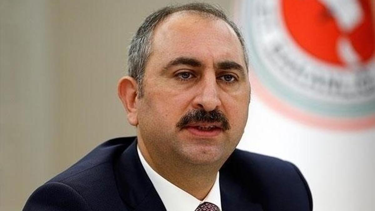 Bakan Gül: Yangınların kaynağı ve sebebi araştırılıyor