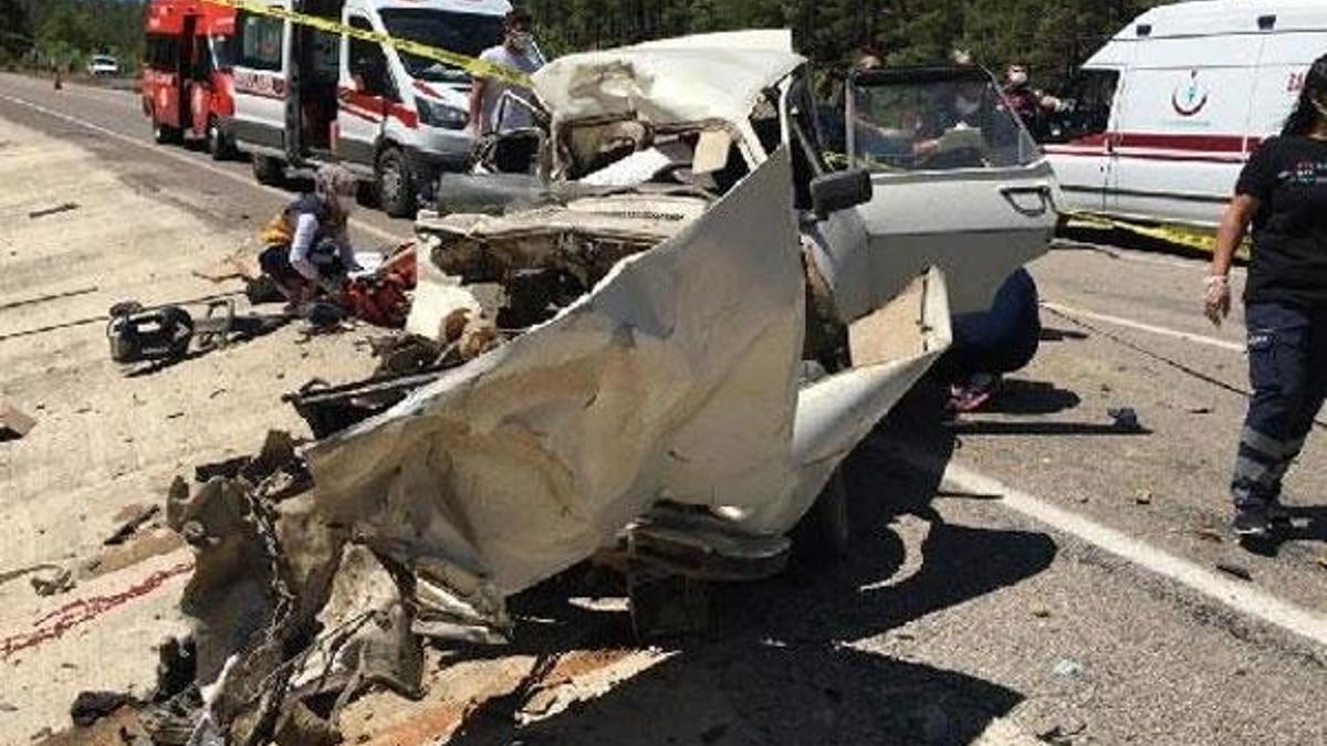 Adana'da düğün yolunda kaza: 5 ölü, 1 yaralı