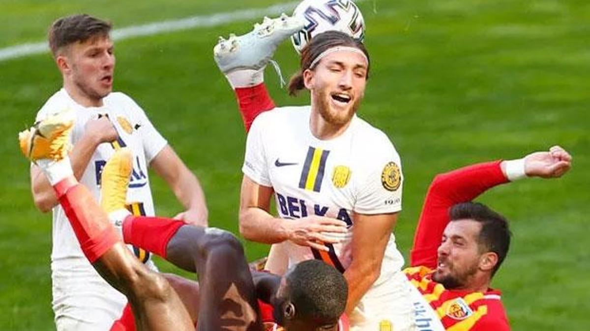 Atakan Çankaya Göztepe'de!