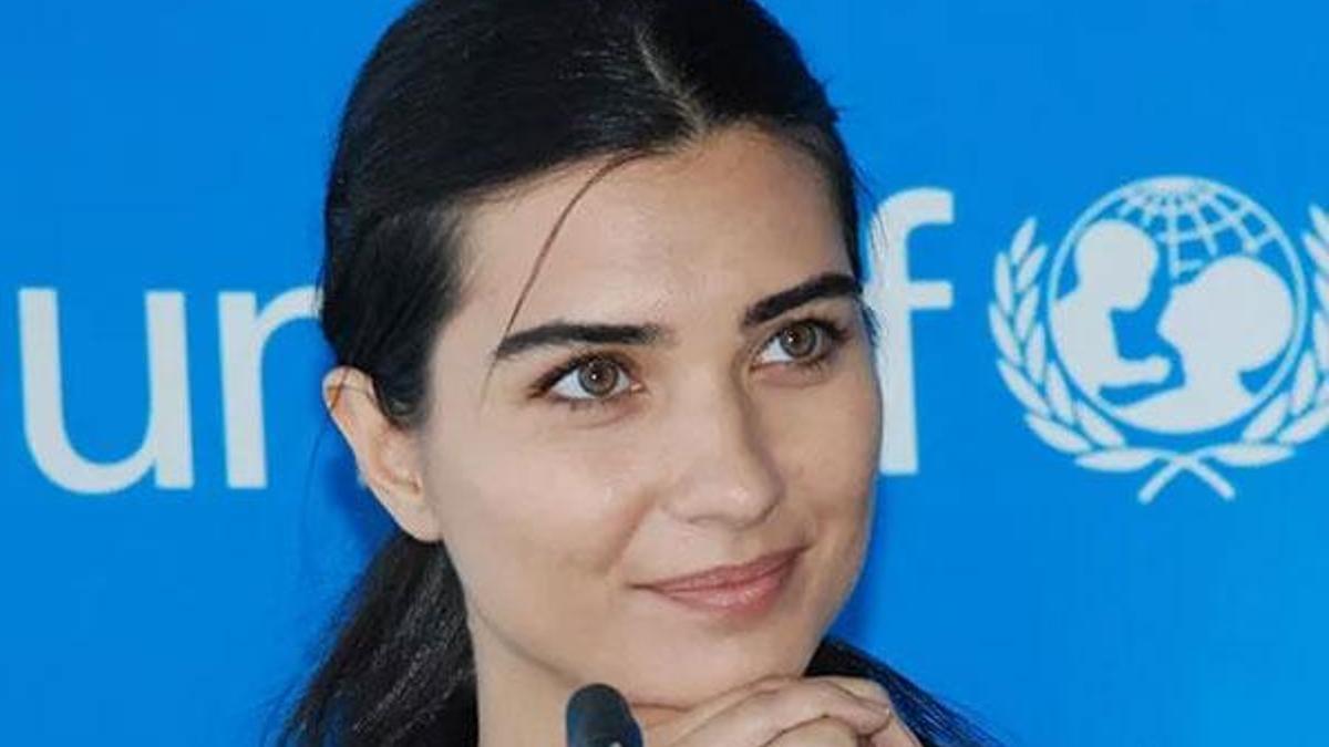 Rusya'nın reklam yüzü Tuba Büyüküstün!