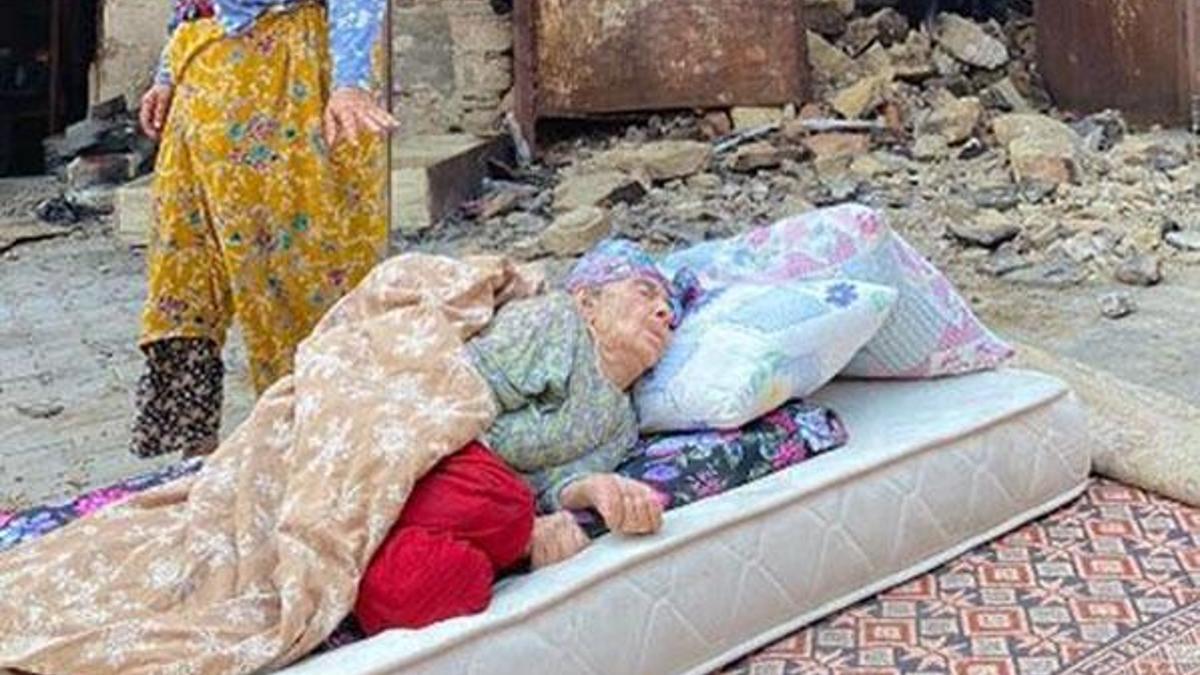 Manavgat'taki yangından yürek yakan görüntü!