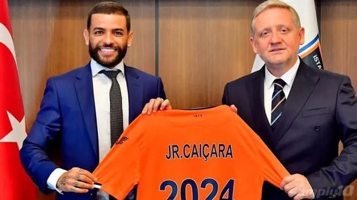 Caiçara 3 yıl daha Başakşehir'de