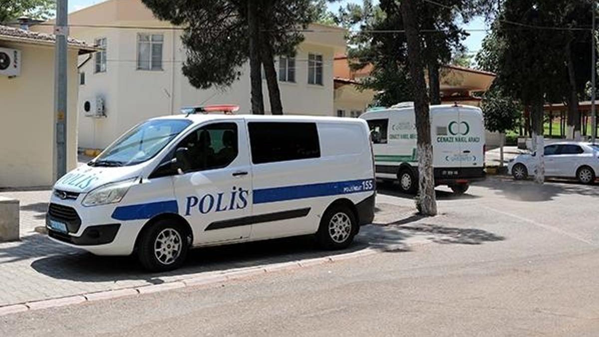 Tartıştığı babasını bıçaklayarak öldürdü!